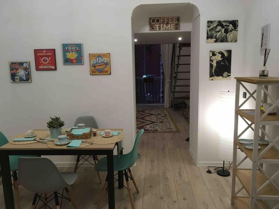 나폴리 Casa Via Toledo. Centralissima E Vicina Al Porto 아파트 외부 사진